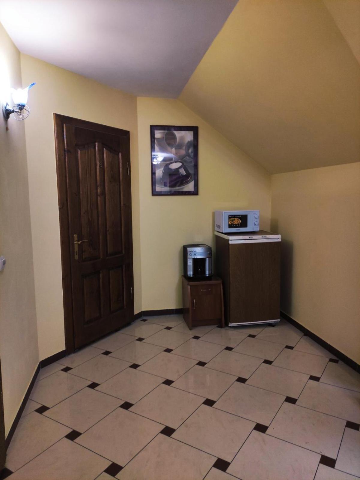 Hotel Delfin Μουκάτσεβο Εξωτερικό φωτογραφία