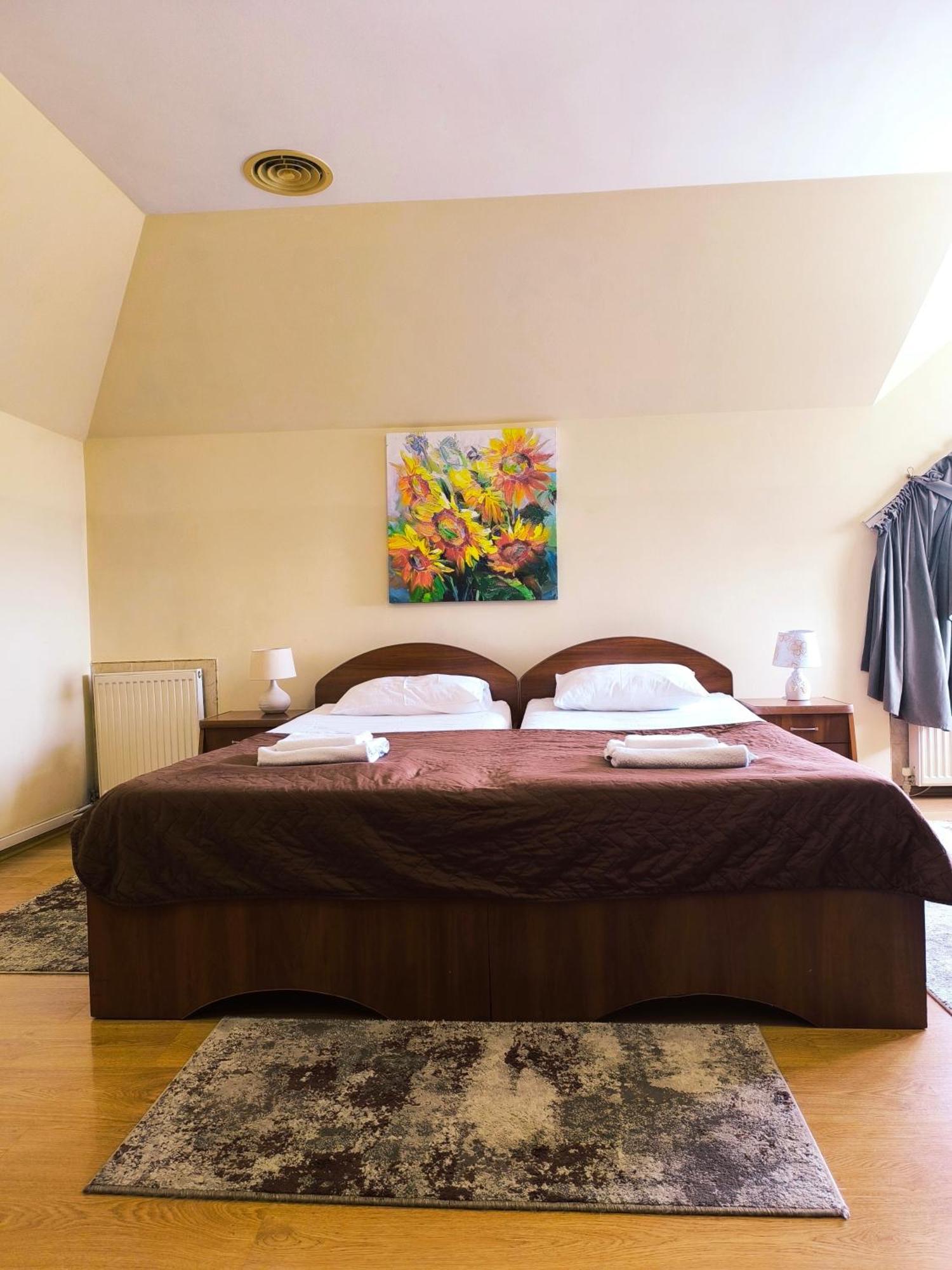 Hotel Delfin Μουκάτσεβο Εξωτερικό φωτογραφία