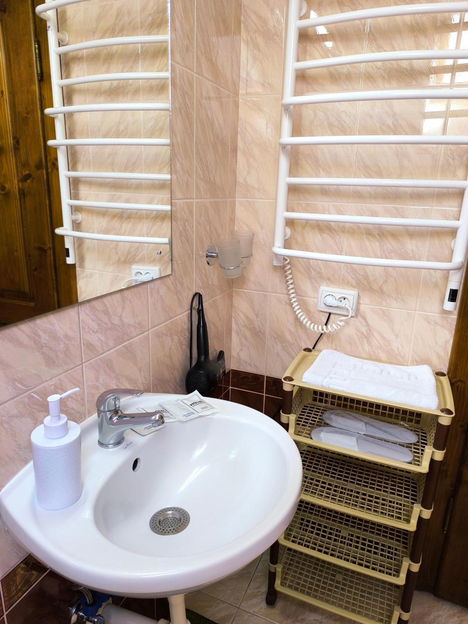 Hotel Delfin Μουκάτσεβο Δωμάτιο φωτογραφία