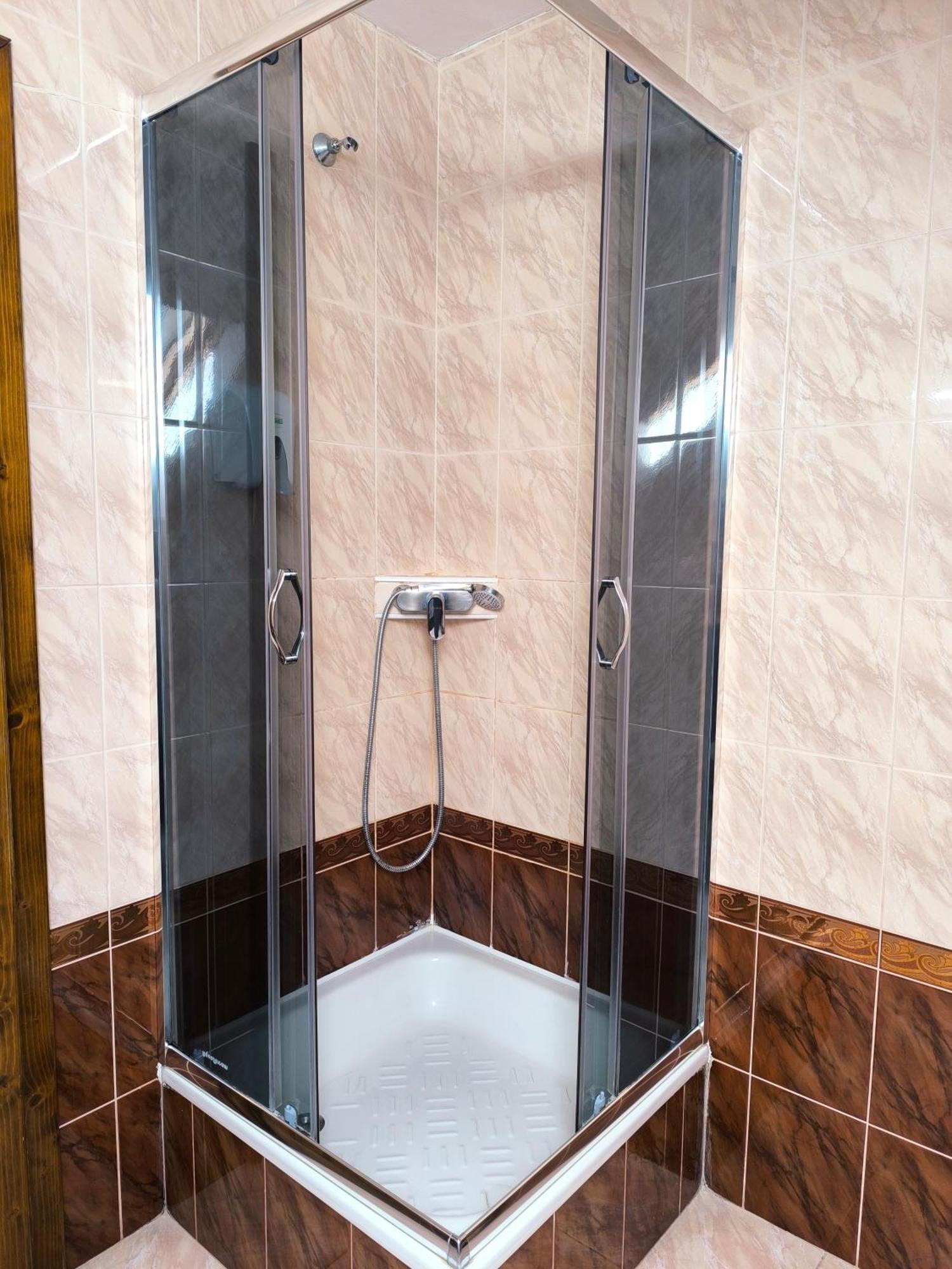 Hotel Delfin Μουκάτσεβο Δωμάτιο φωτογραφία